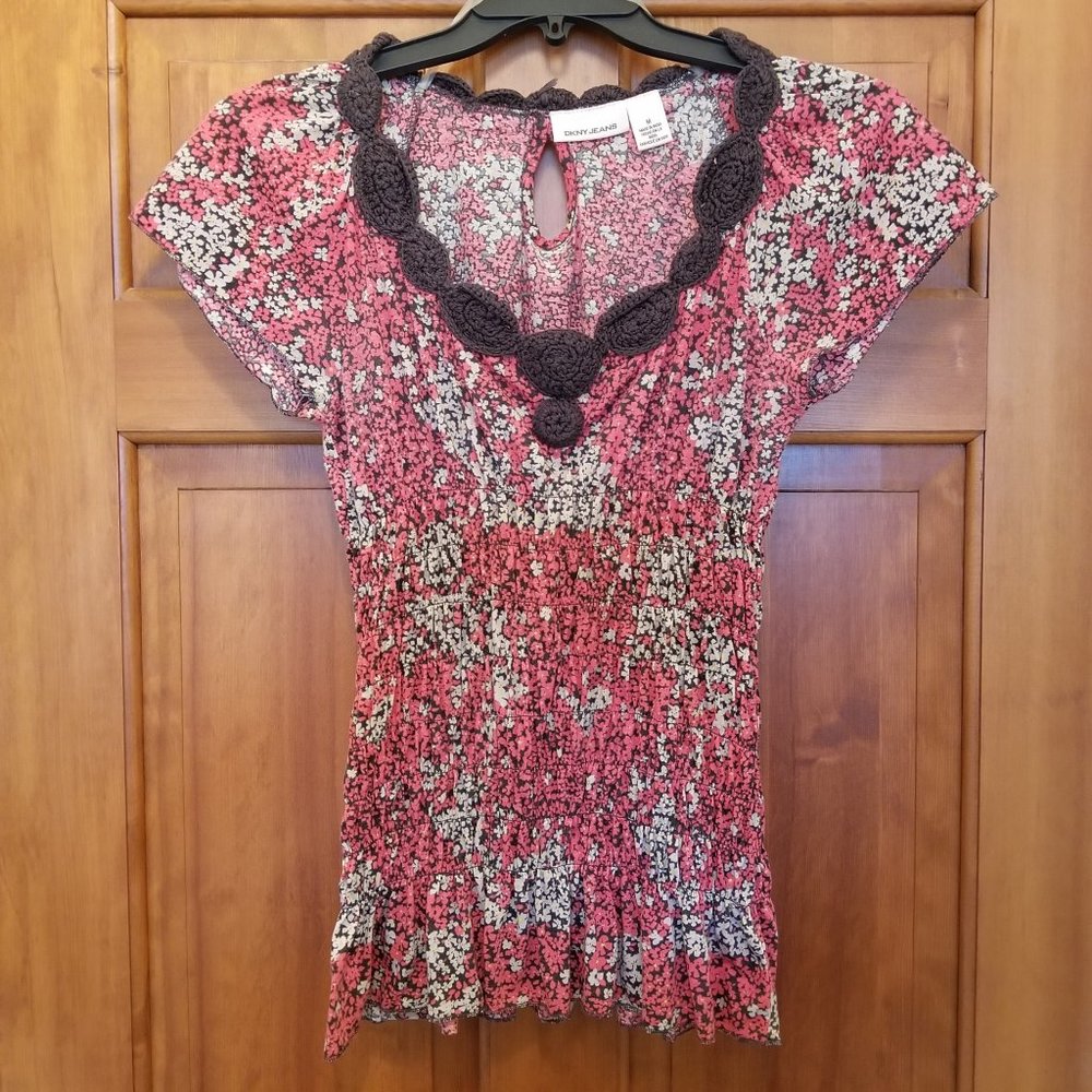DKNY Top Short Sleeve Sz M Boho Peasant Feel To It